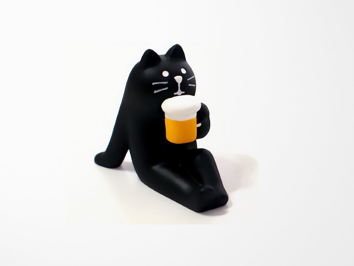 Concombre Figurine Cat Drinking Beer