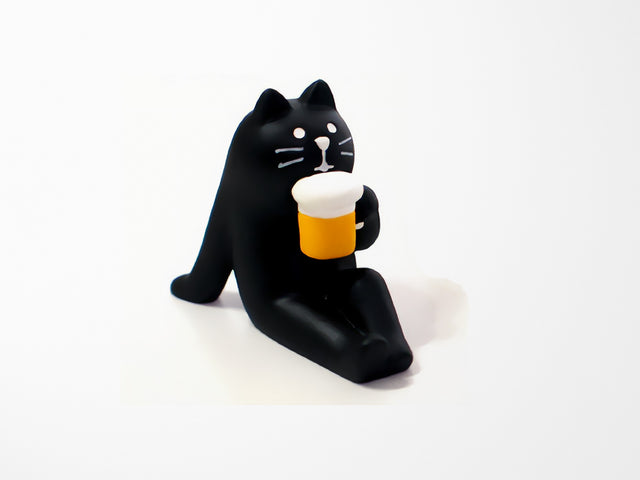 Concombre Figurine Cat Drinking Beer